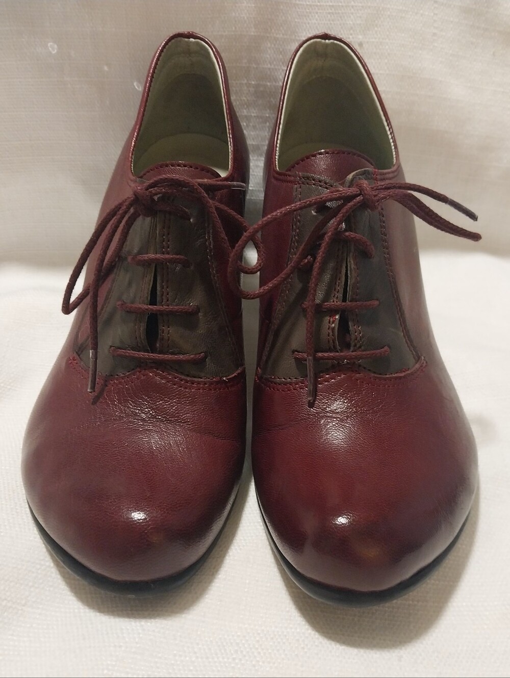 Mentha Anthropologie Burgundy Gray Leather Lace Up Dark Academia Retro Pump NWOB